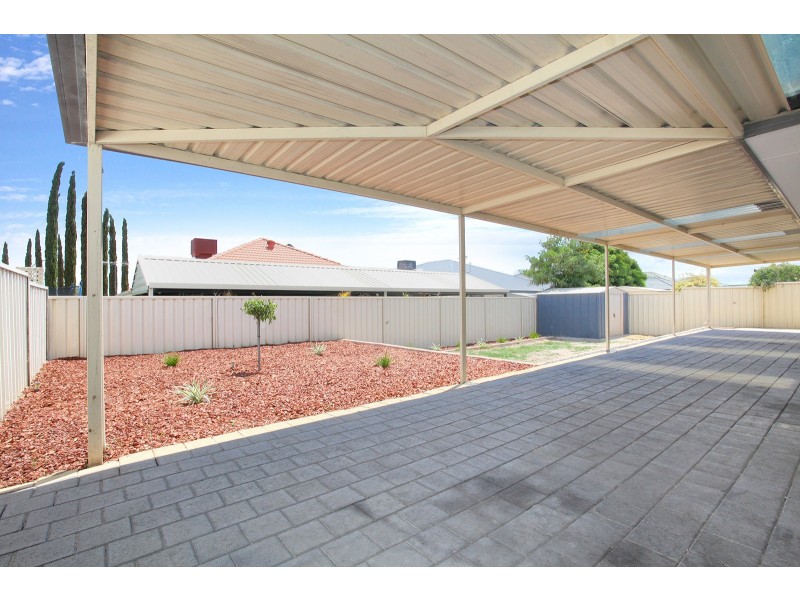 72 Hardey East Road, Wattle Grove WA 6107