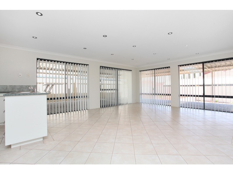 72 Hardey East Road, Wattle Grove WA 6107