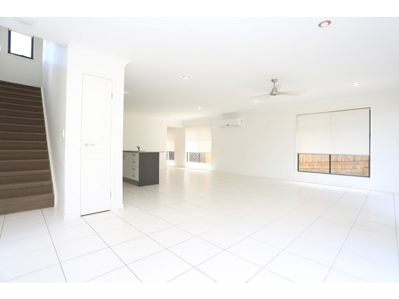 15 Willow Rise Drive, Waterford QLD 4133