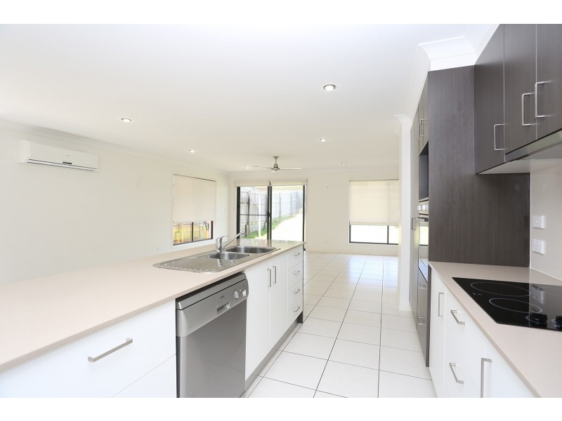 15 Willow Rise Drive, Waterford QLD 4133