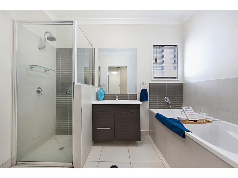 4 Ellendale Street, Mount Low QLD 4818