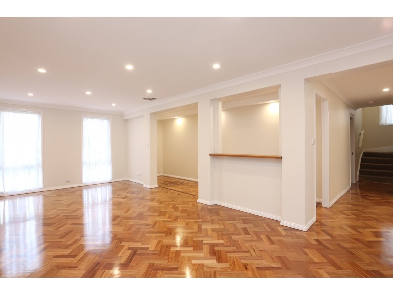 8 Gungarlin Drive, Horningsea Park NSW 2171