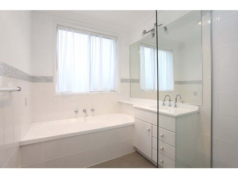 8 Gungarlin Drive, Horningsea Park NSW 2171