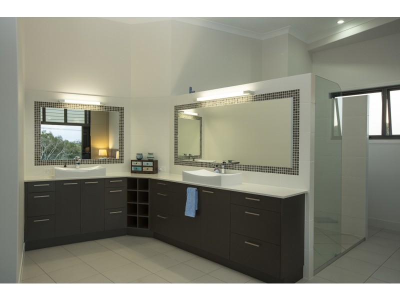 37 Ocean Street, Tannum Sands QLD 4680