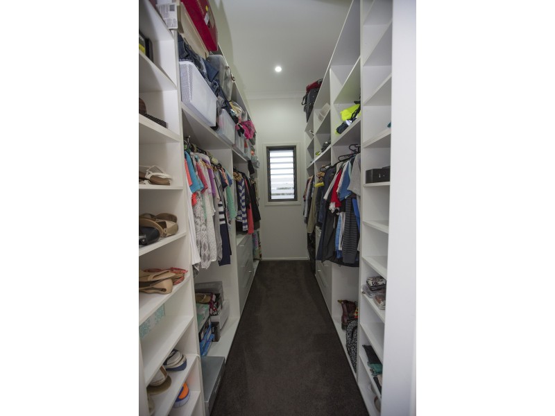 37 Ocean Street, Tannum Sands QLD 4680