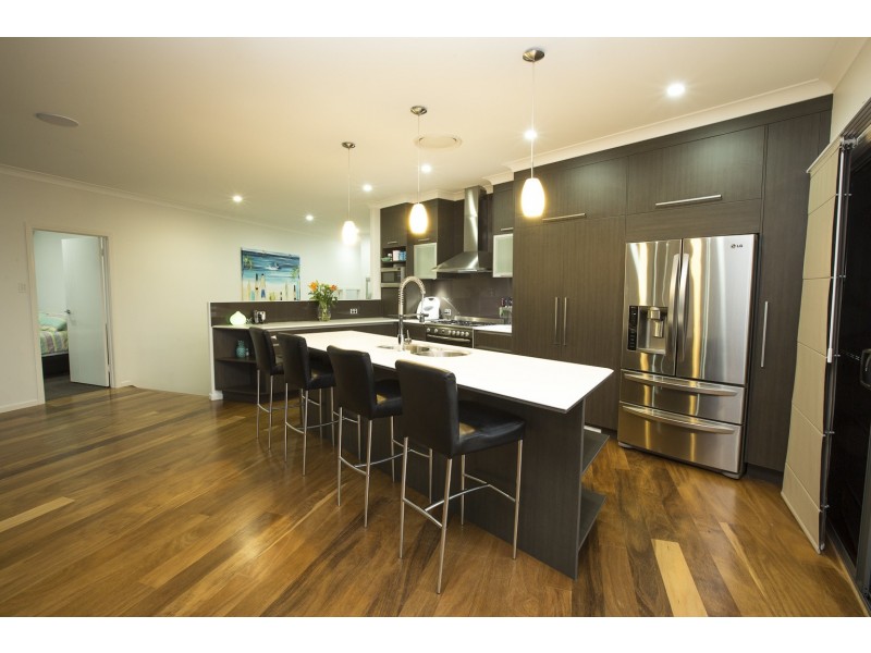 37 Ocean Street, Tannum Sands QLD 4680