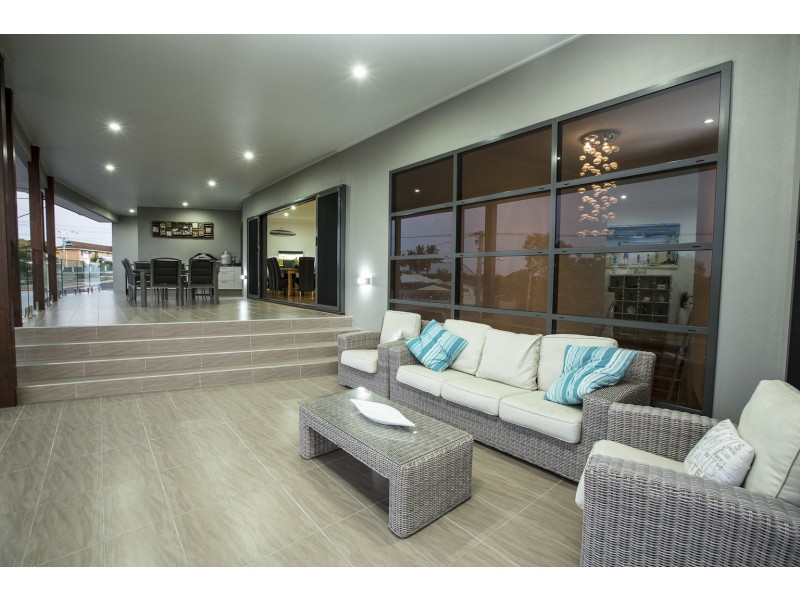 37 Ocean Street, Tannum Sands QLD 4680