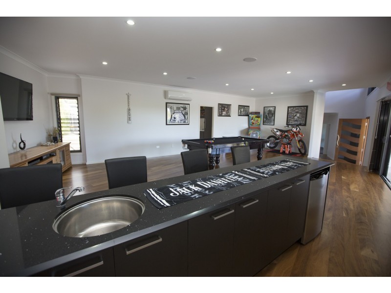 37 Ocean Street, Tannum Sands QLD 4680