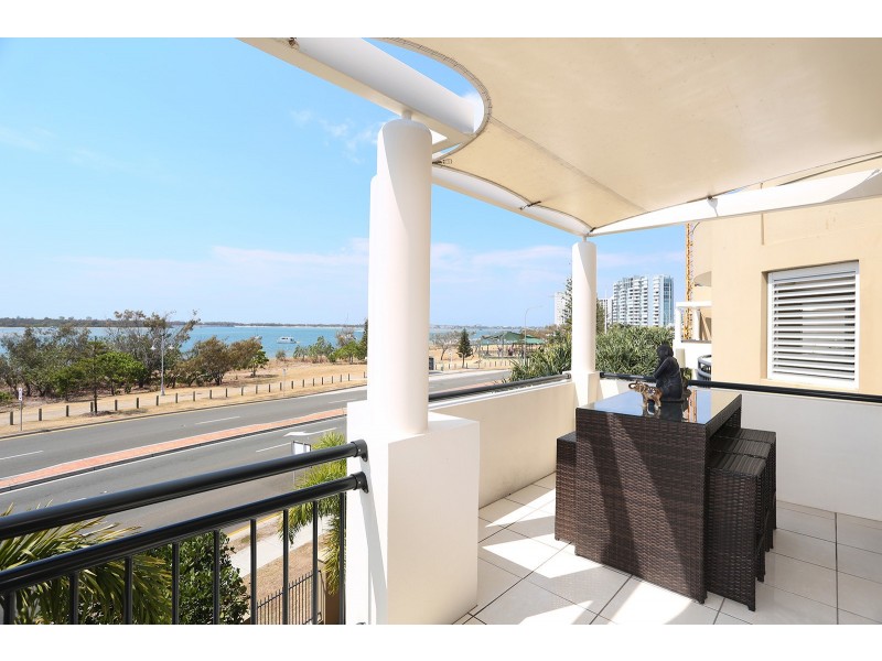 329/392 Marine Parade, Labrador QLD 4215