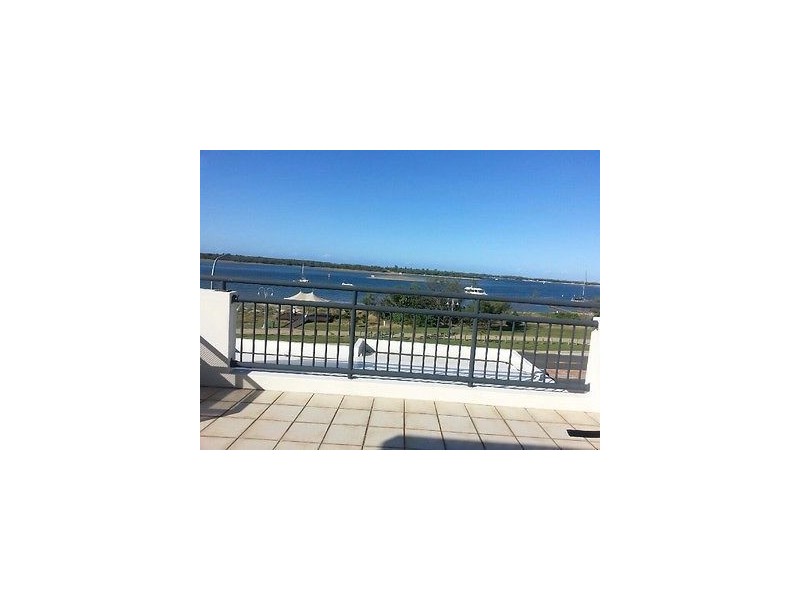 329/392 Marine Parade, Labrador QLD 4215