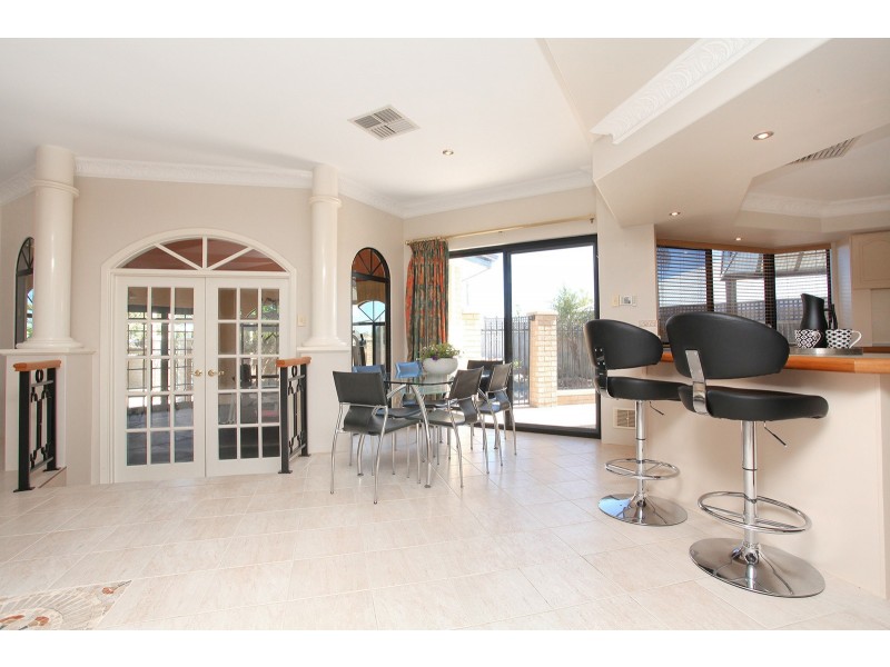 7 Lookout Circle, Ellenbrook WA 6069