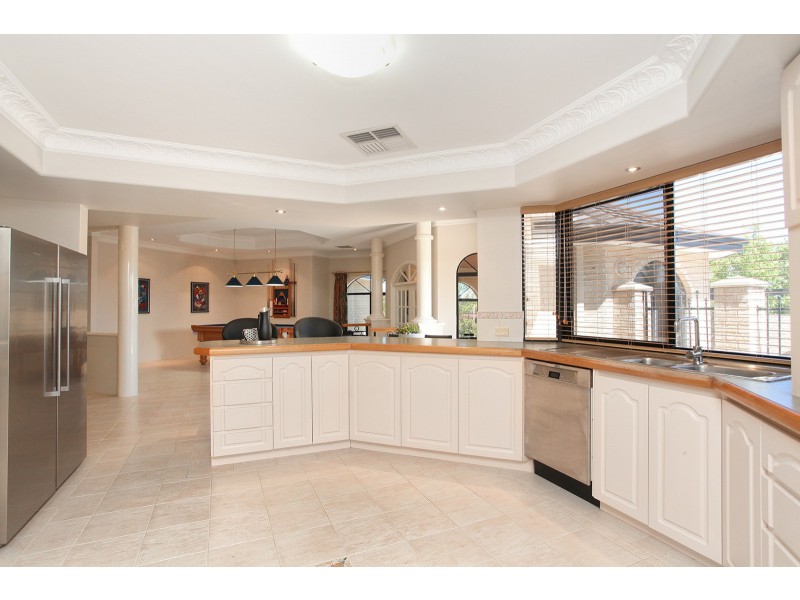 7 Lookout Circle, Ellenbrook WA 6069