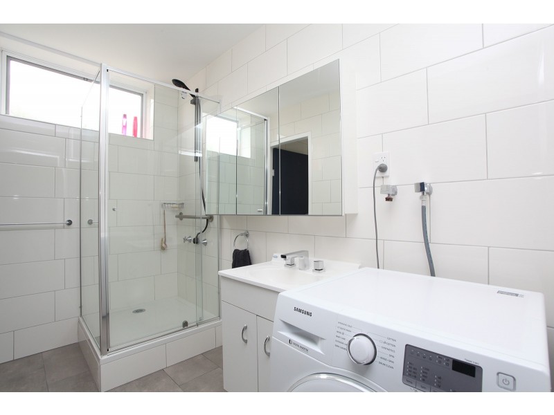 10/10 Heather Avenue, Brooklyn VIC 3012