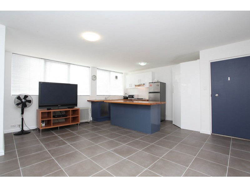 10/10 Heather Avenue, Brooklyn VIC 3012