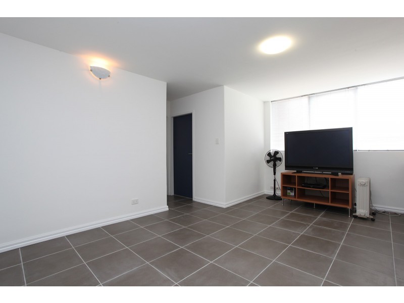 10/10 Heather Avenue, Brooklyn VIC 3012