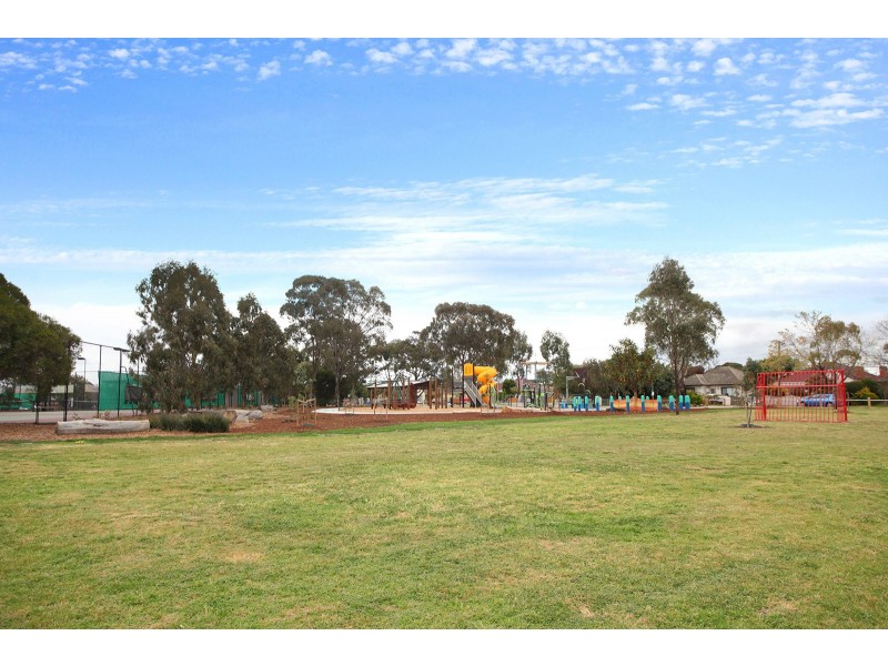 10/10 Heather Avenue, Brooklyn VIC 3012