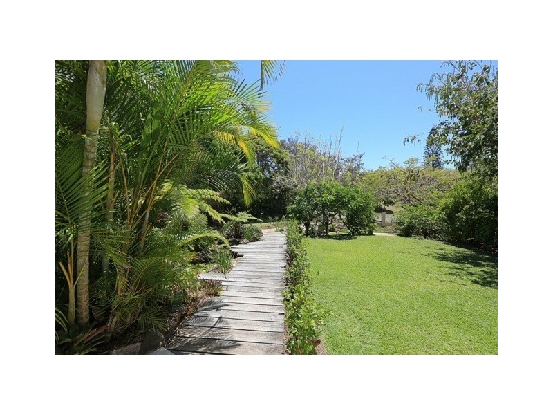 7 Bussey St, Bargara QLD 4670