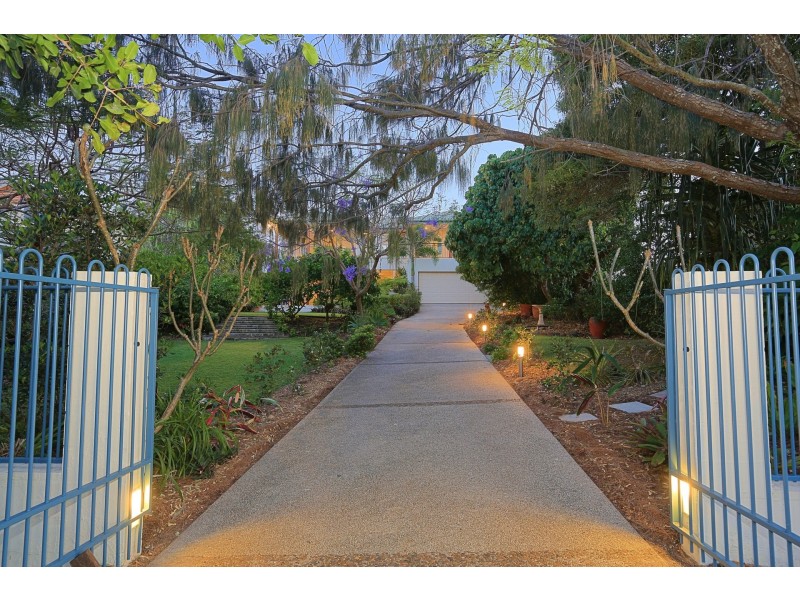 7 Bussey St, Bargara QLD 4670