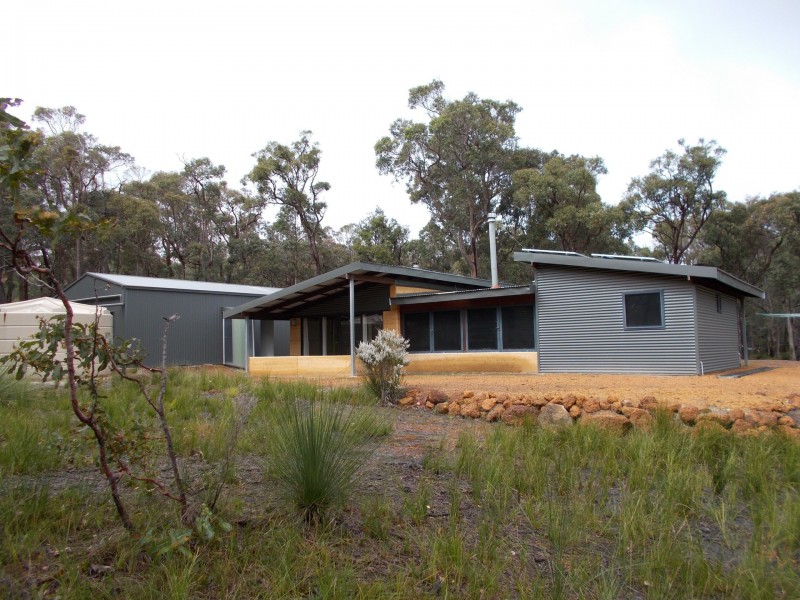 10 Crowea Rd, Denmark WA 6333