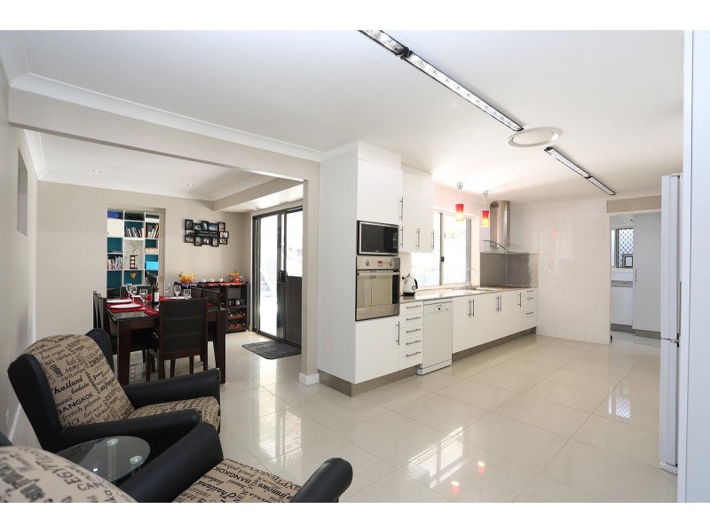 51 Lindfield Road, Helensvale QLD 4212