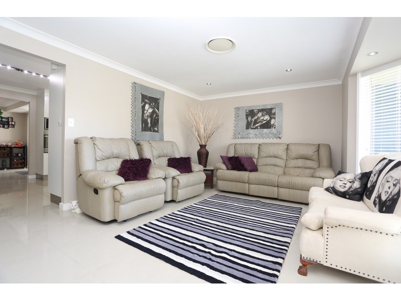 51 Lindfield Road, Helensvale QLD 4212