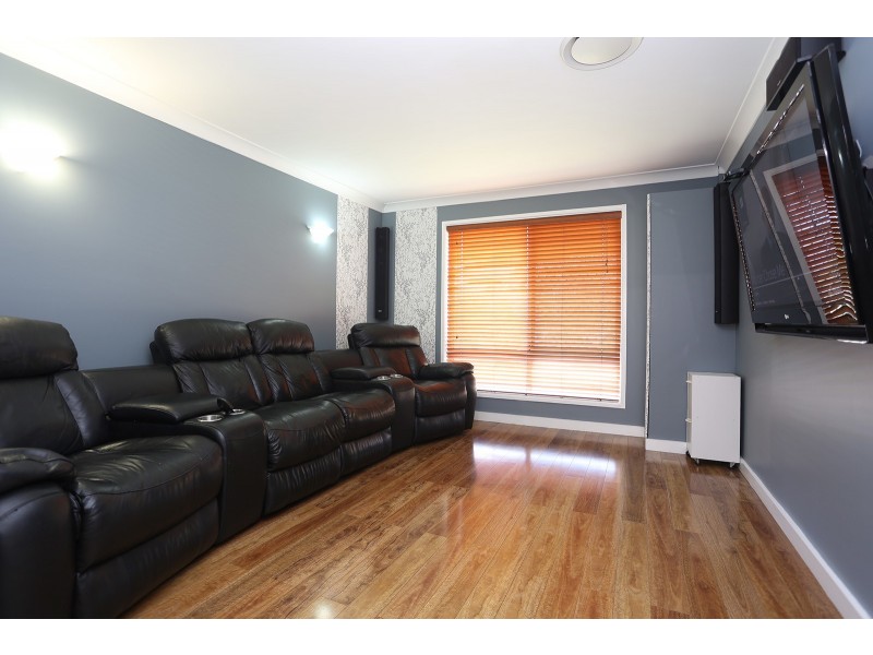 51 Lindfield Road, Helensvale QLD 4212