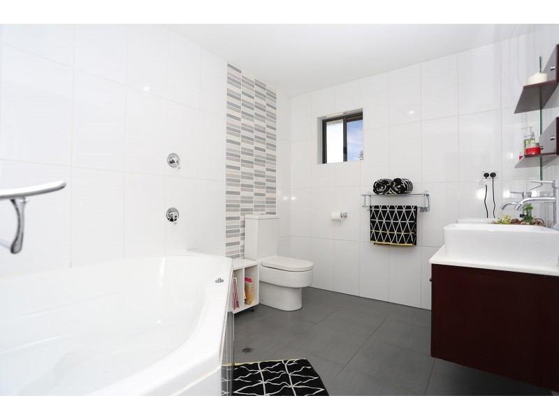 51 Lindfield Road, Helensvale QLD 4212