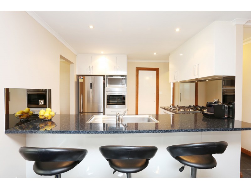 39 Clearwater Crescent, Seaford Rise SA 5169