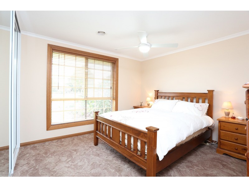 39 Clearwater Crescent, Seaford Rise SA 5169