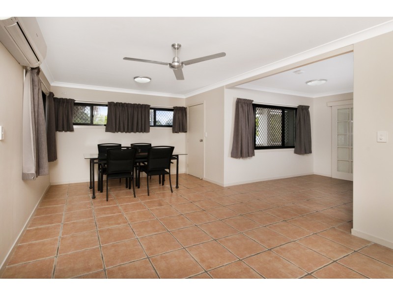 33 Renecol Avenue, Rasmussen QLD 4815