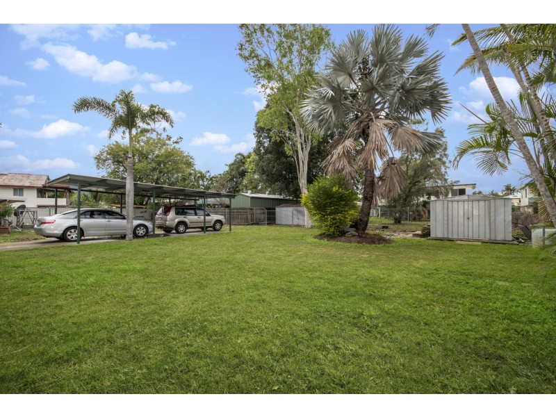 33 Renecol Avenue, Rasmussen QLD 4815