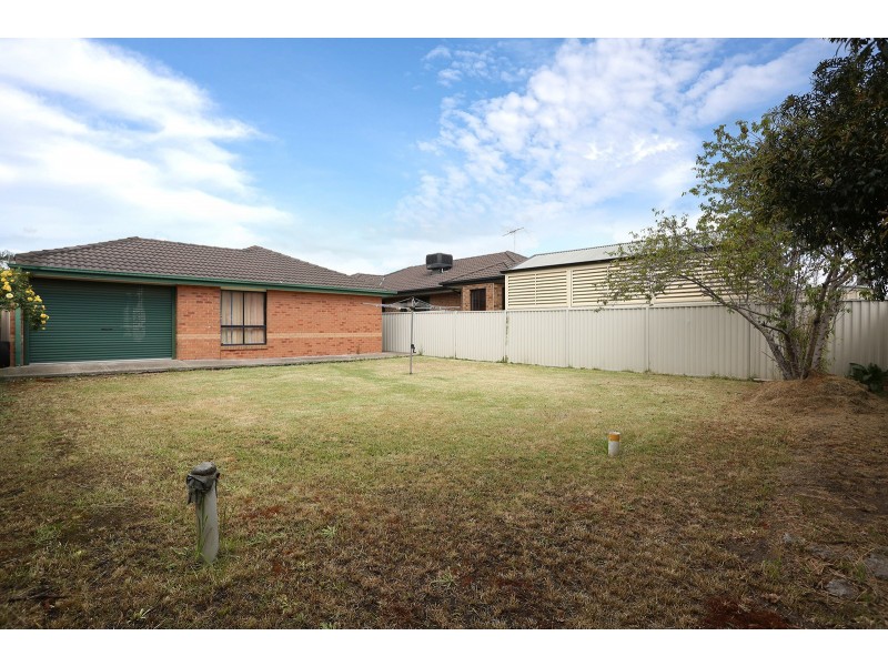 27 Bradworth  Street, Craigieburn VIC 3064