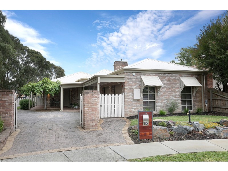 16 Cutler Close, Ferntree Gully VIC 3156