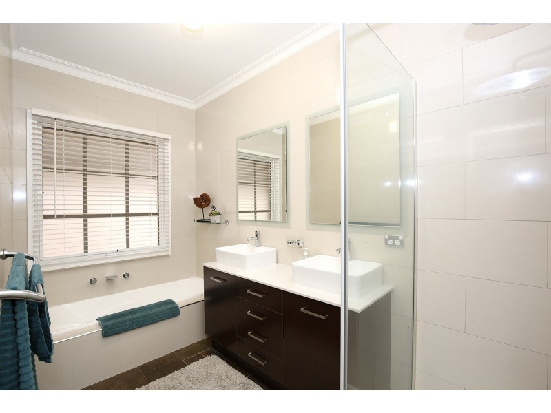 16 Cutler Close, Ferntree Gully VIC 3156