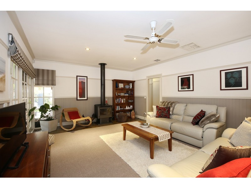 16 Cutler Close, Ferntree Gully VIC 3156