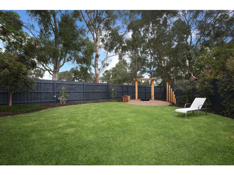 16 Cutler Close, Ferntree Gully VIC 3156