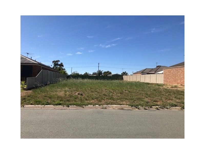 4 Wing Crescent, Mulwala NSW 2647