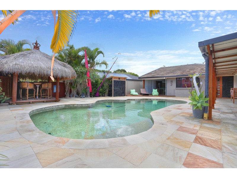 108 Oceanic Drive, Mermaid Waters QLD 4218