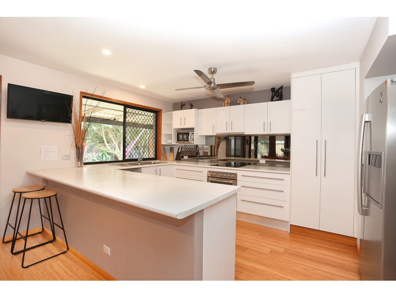 108 Oceanic Drive, Mermaid Waters QLD 4218