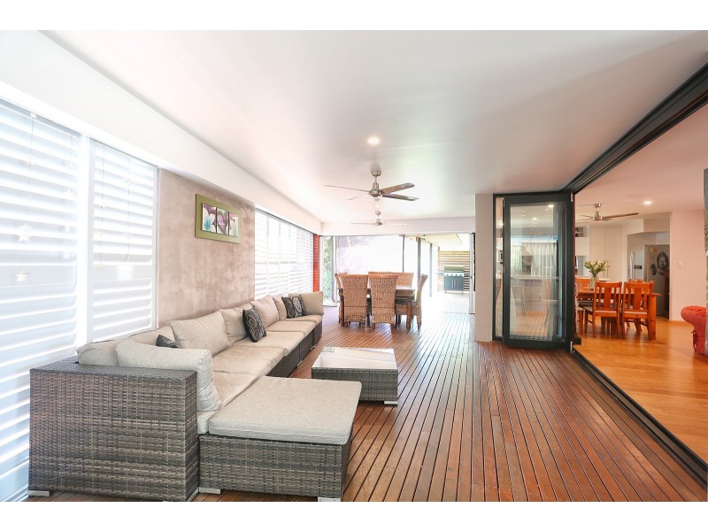 108 Oceanic Drive, Mermaid Waters QLD 4218