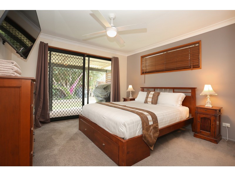 108 Oceanic Drive, Mermaid Waters QLD 4218