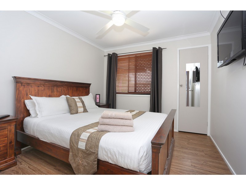 108 Oceanic Drive, Mermaid Waters QLD 4218