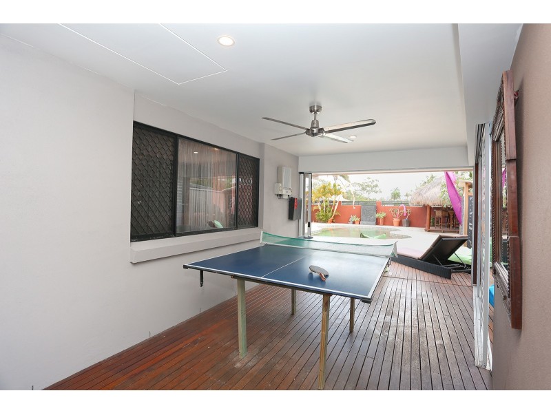 108 Oceanic Drive, Mermaid Waters QLD 4218