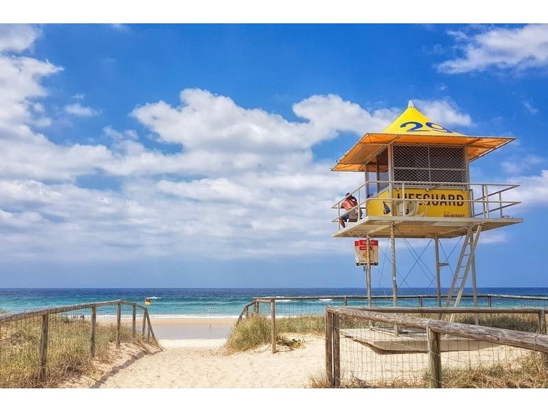 108 Oceanic Drive, Mermaid Waters QLD 4218