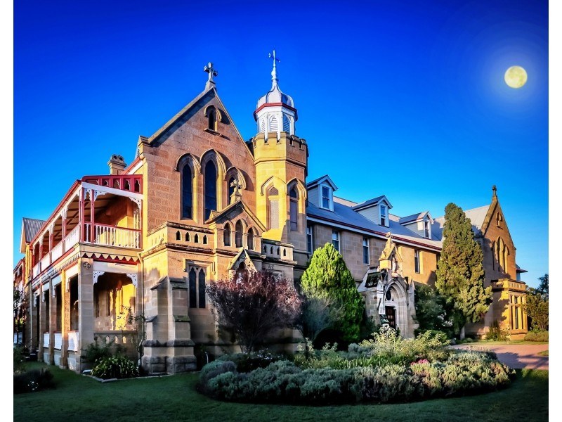 8 Locke Street, Warwick QLD 4370