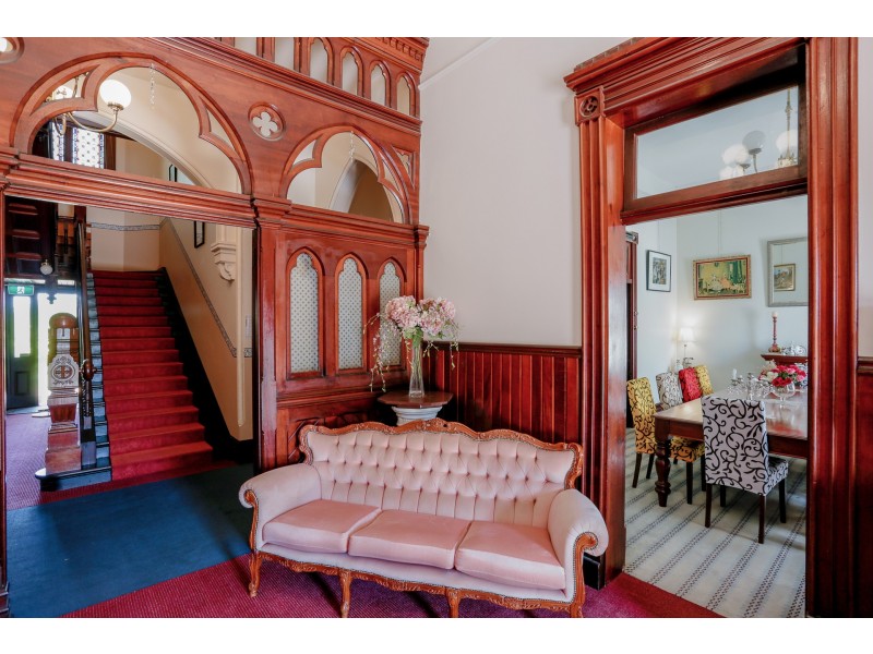 8 Locke Street, Warwick QLD 4370