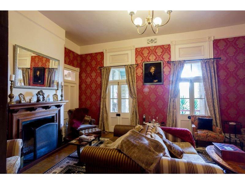 8 Locke Street, Warwick QLD 4370