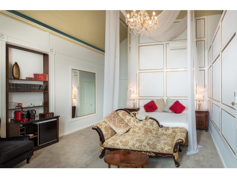 8 Locke Street, Warwick QLD 4370