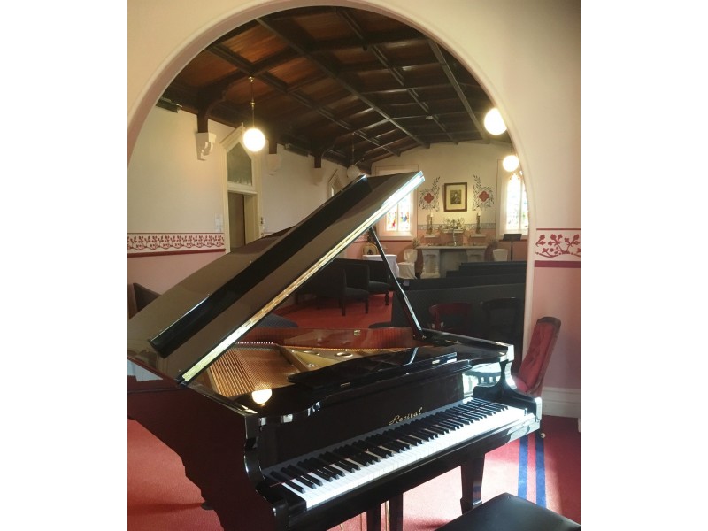 8 Locke Street, Warwick QLD 4370