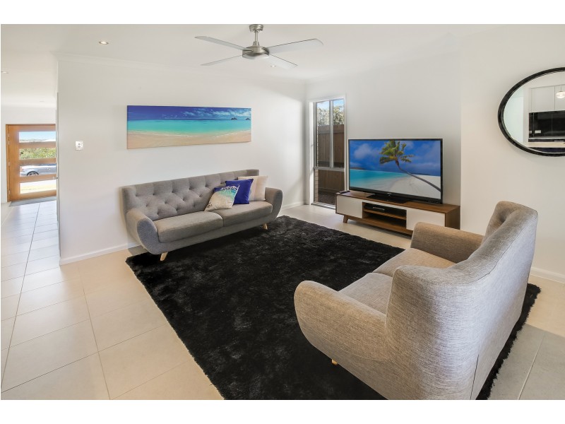 4 Jade Crescent, Caloundra West QLD 4551